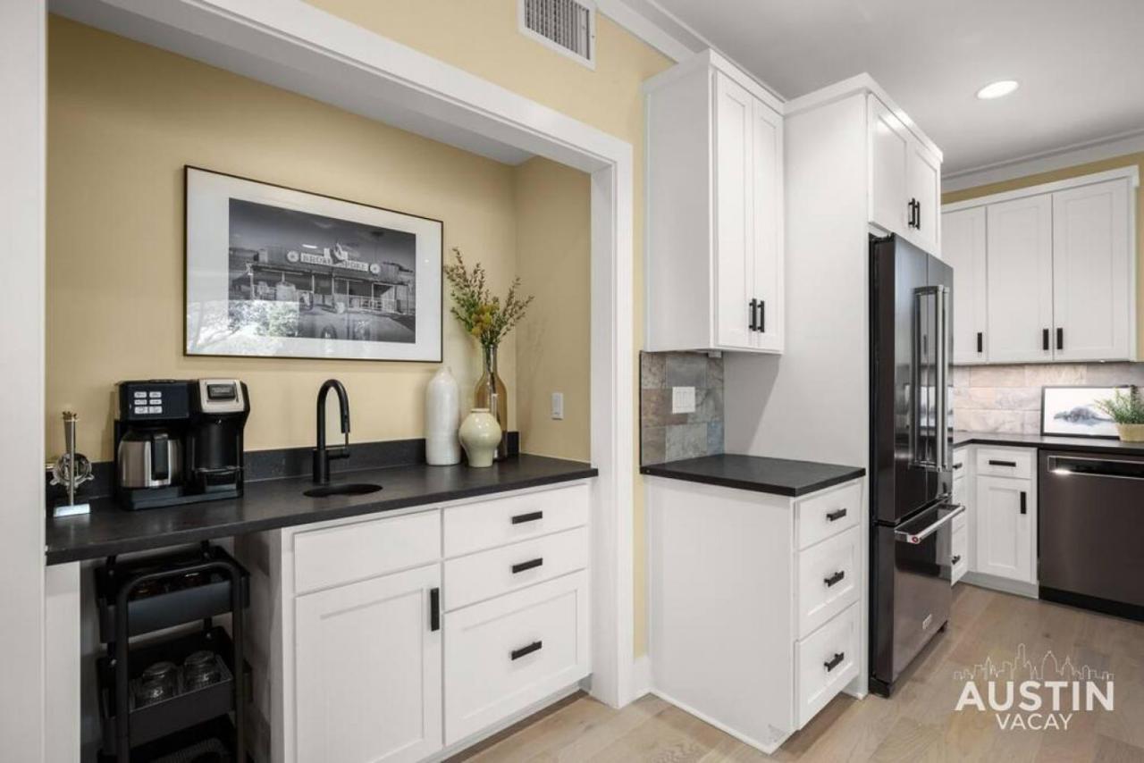 Holiday home Stunning Two Living And 3-room Primary
