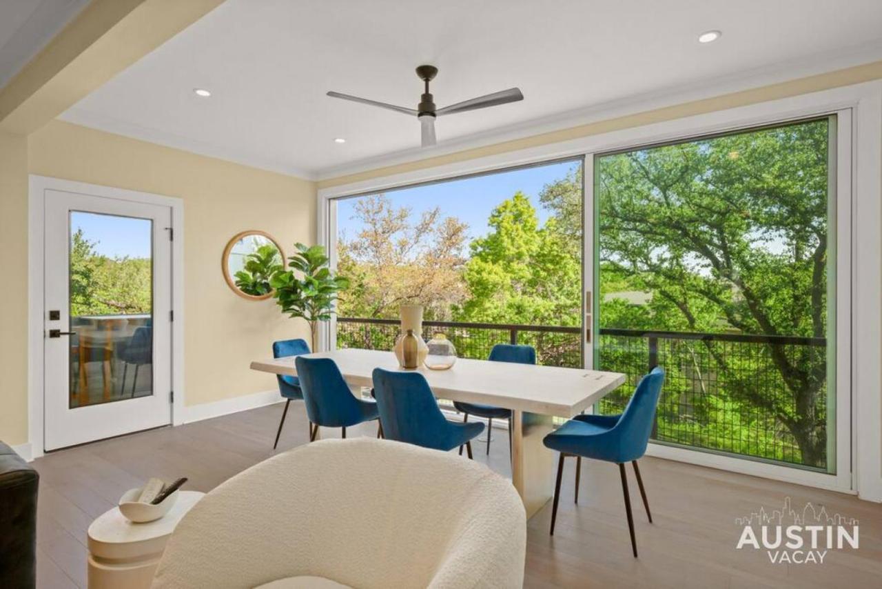 Stunning Two Living And 3-room Primary