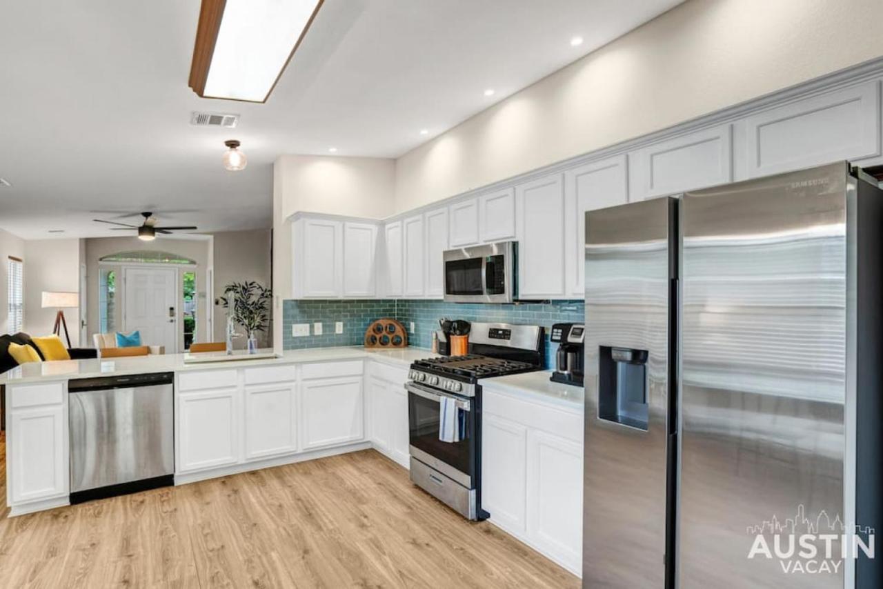 Cozy Away From Home, Quiet Office, King Bed Austin