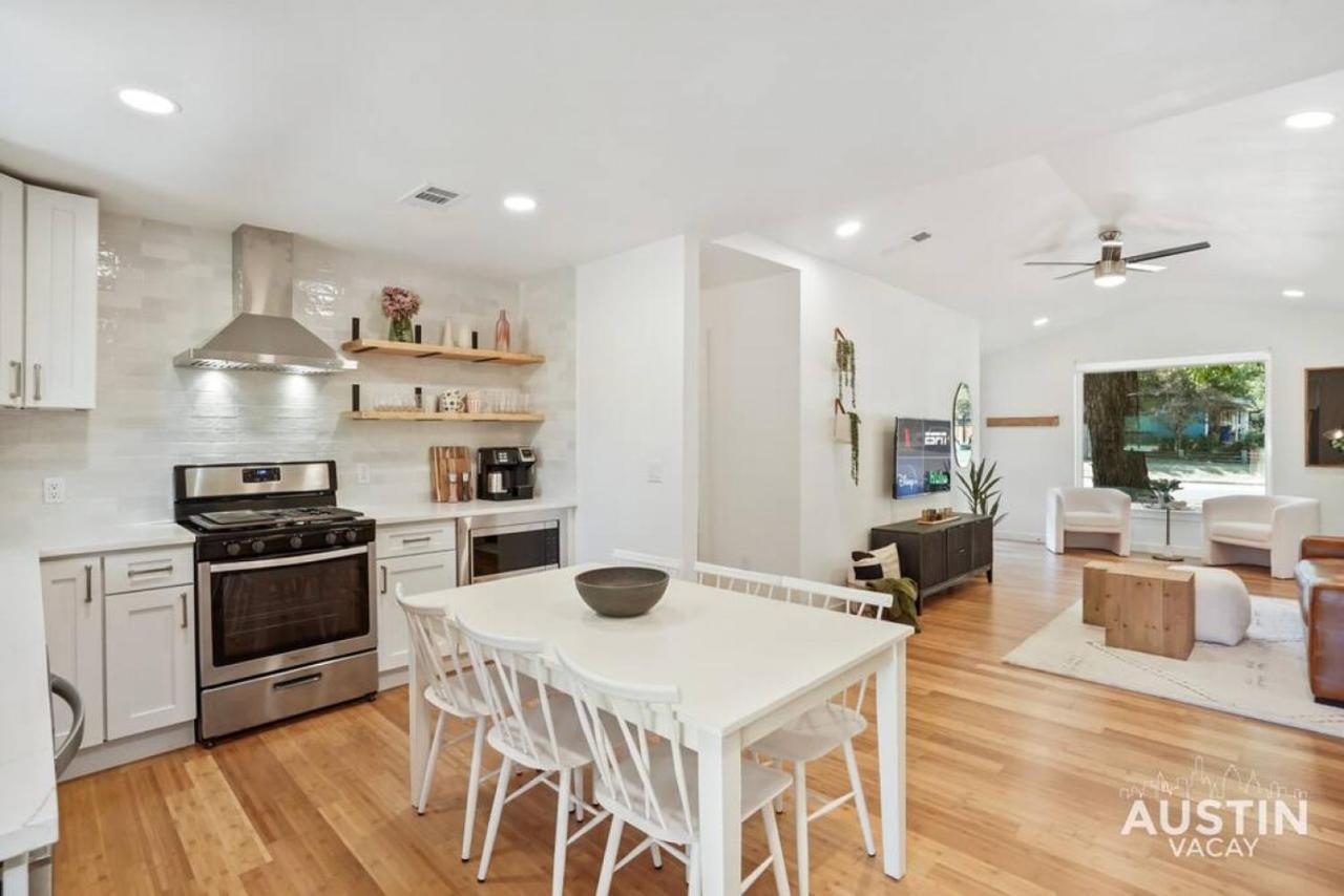 Holiday home Trendy Remodeled By Soco W Outdoor Space Austin