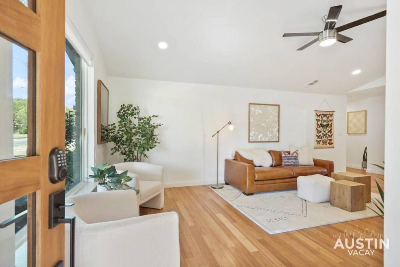 Holiday home Trendy Remodeled By Soco W Outdoor Space Austin