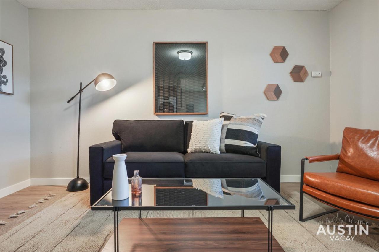 Apartment Adorable N Lamar Living, Pool And Comfort For *