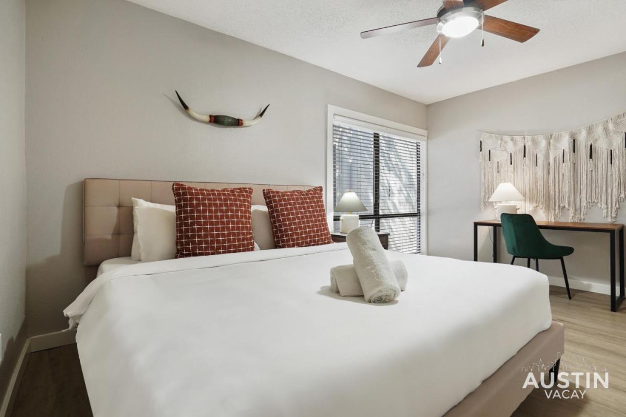Apartment Adorable N Lamar Living, Pool And Comfort For Austin