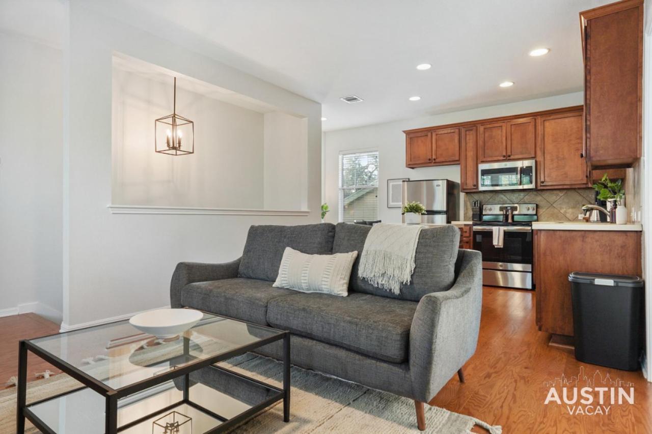 Apartment Beautiful King Accommodations, Luxury Linen, And Washer And Dryer Austin
