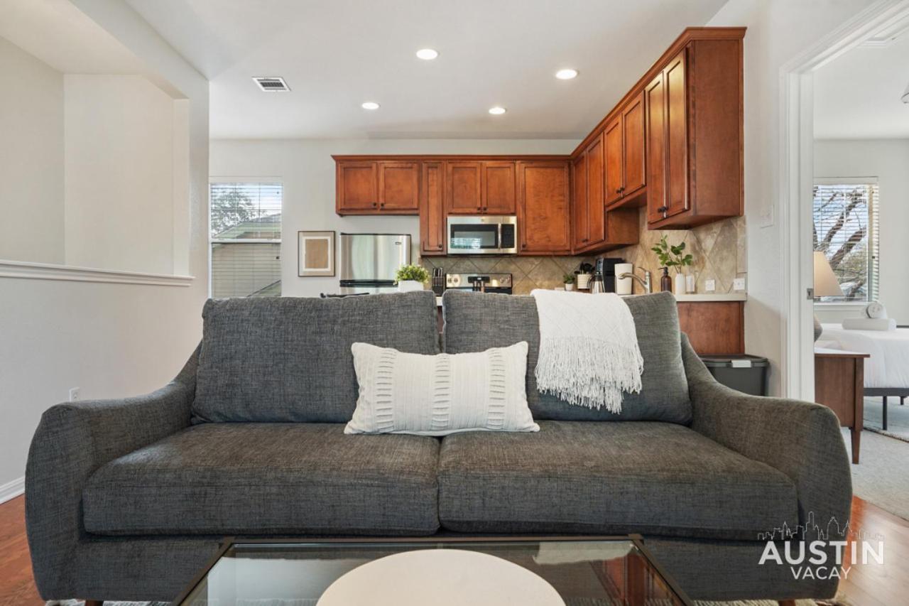 Beautiful King Accommodations, Luxury Linen, And Washer And Dryer * Austin