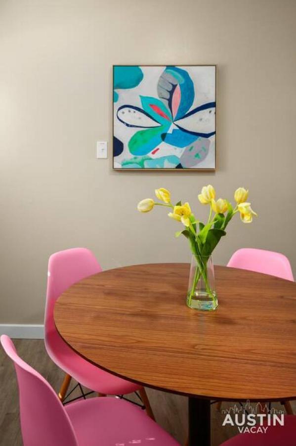 7-minute Walk To Deep Eddy Pool, Parking, And Grill Austin