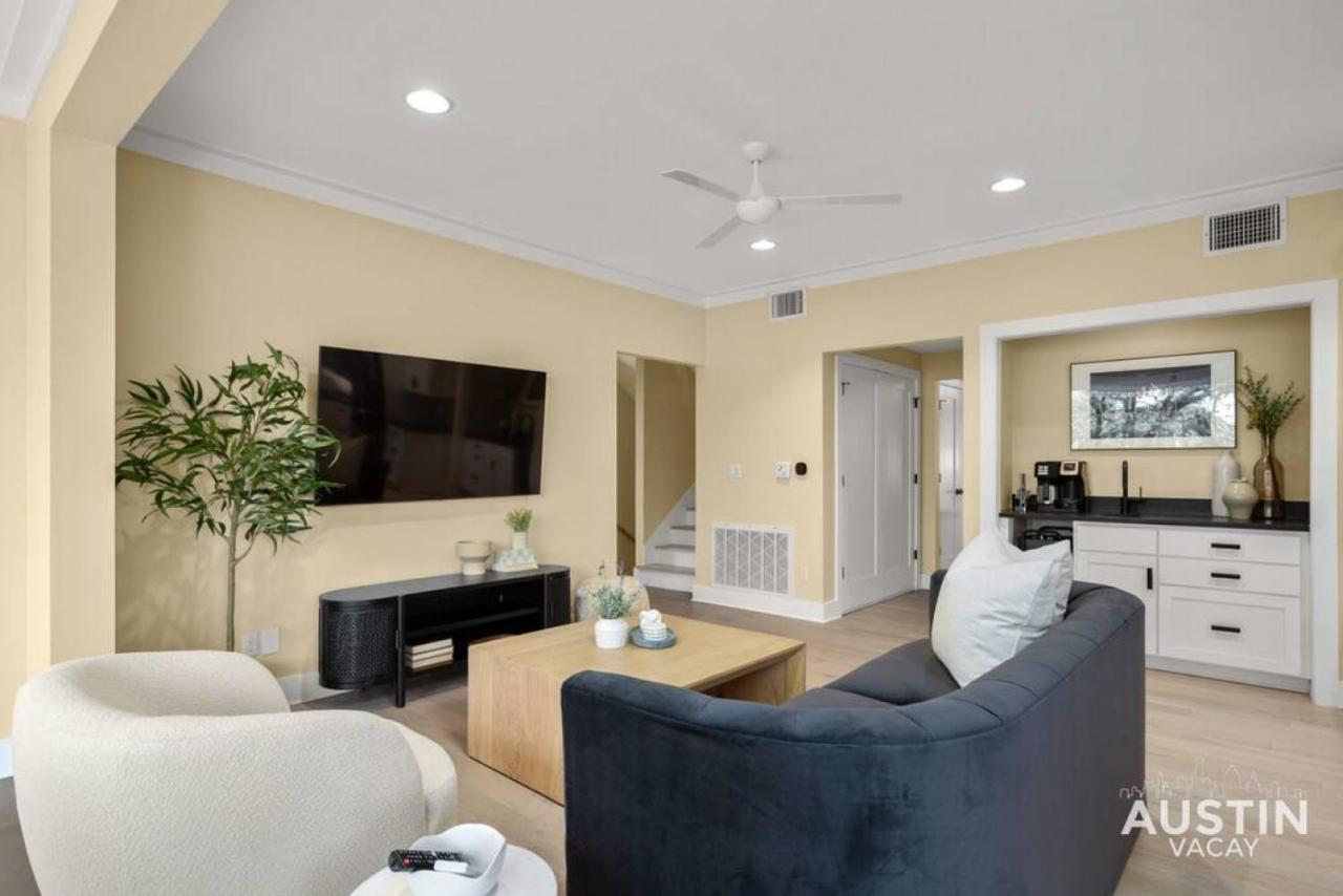 Stunning Two Living And 3-room Primary Holiday home *