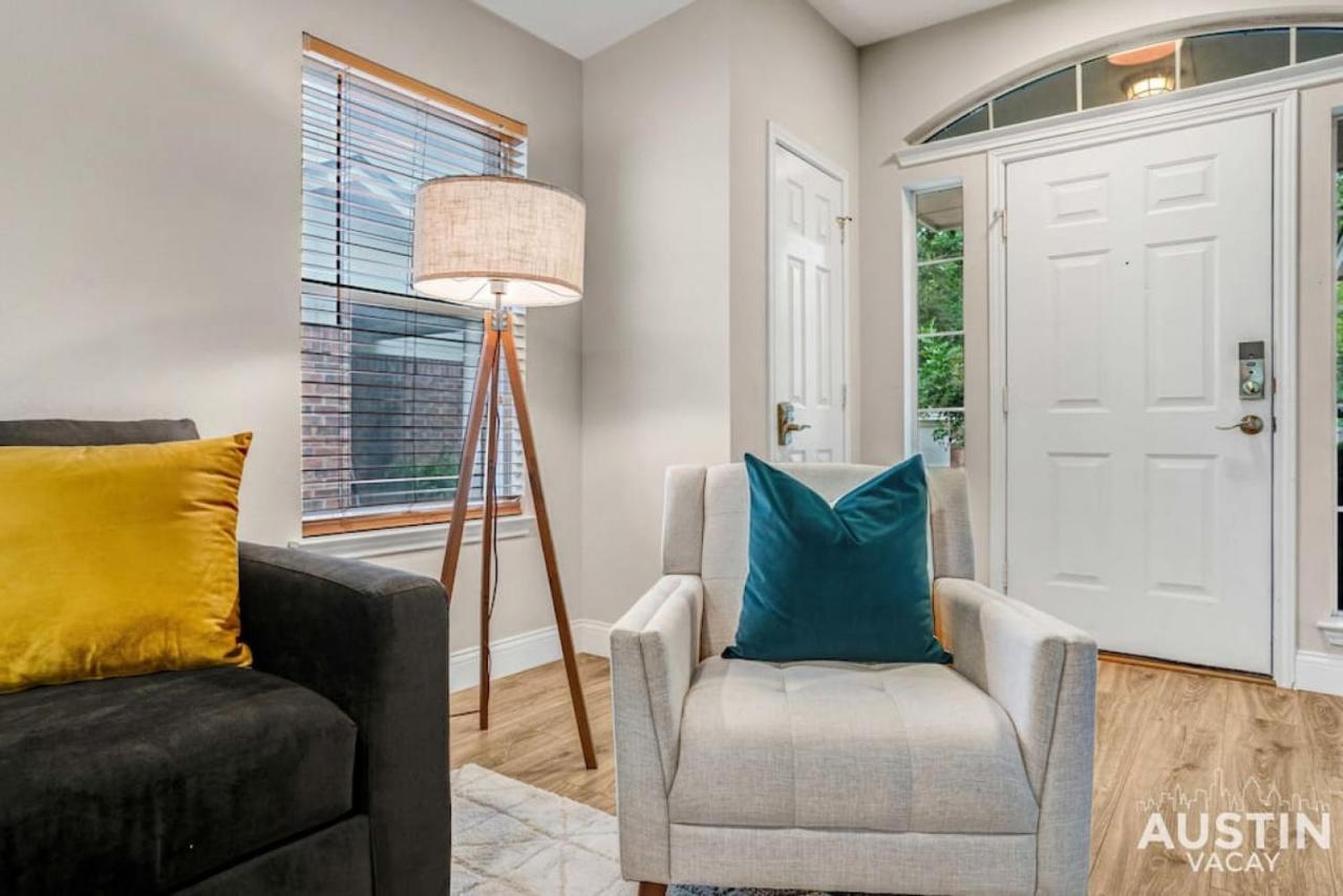 Cozy Away From Home, Quiet Office, King Bed Holiday home Austin