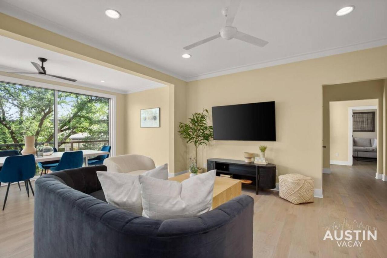 Stunning Two Living And 3-room Primary Austin