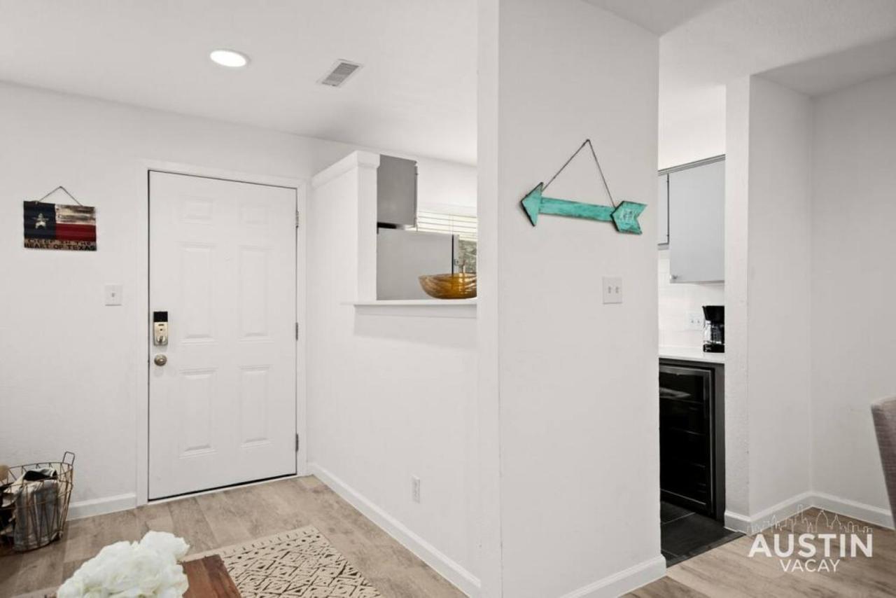 Great Clarksville Near W 6th Free Parking *