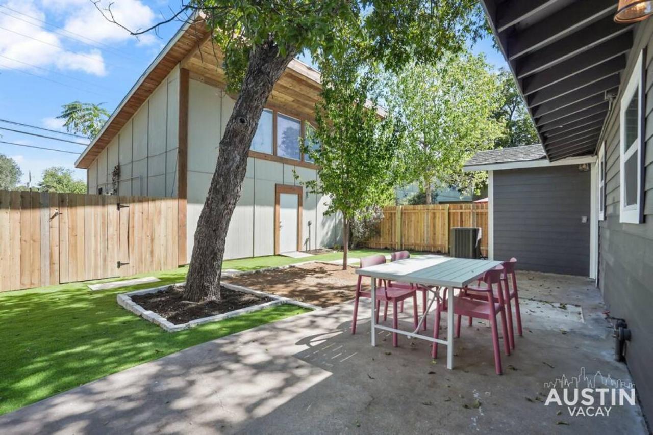 Trendy Remodeled By Soco W Outdoor Space Holiday home