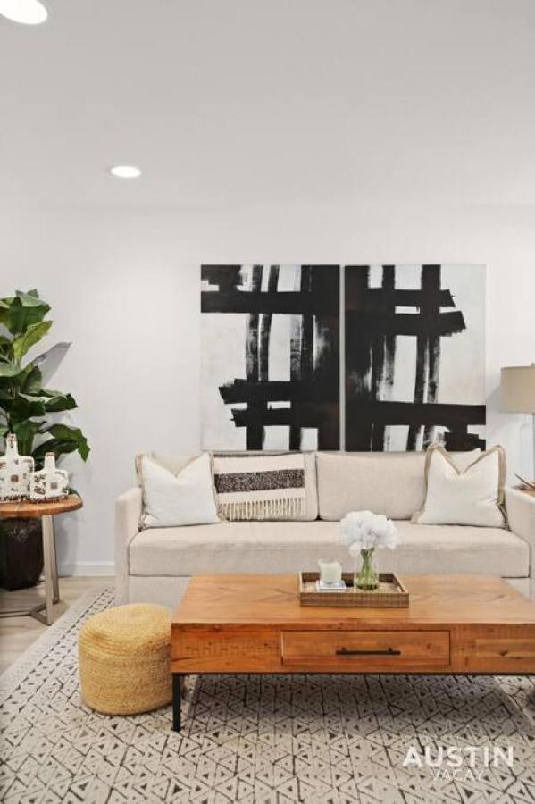 Great Clarksville Near W 6th Free Parking * Austin