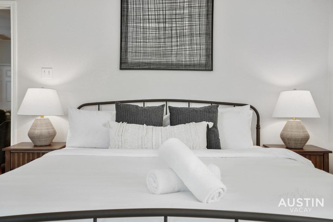 Apartment Beautiful King Accommodations, Luxury Linen, And Washer And Dryer Austin