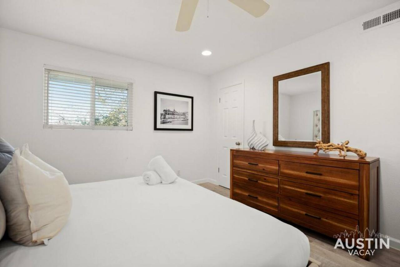 Great Clarksville Near W 6th Free Parking *