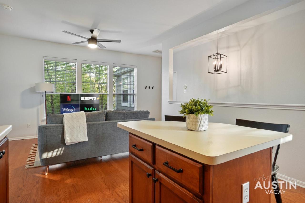 Beautiful King Accommodations, Luxury Linen, And Washer And Dryer * Austin