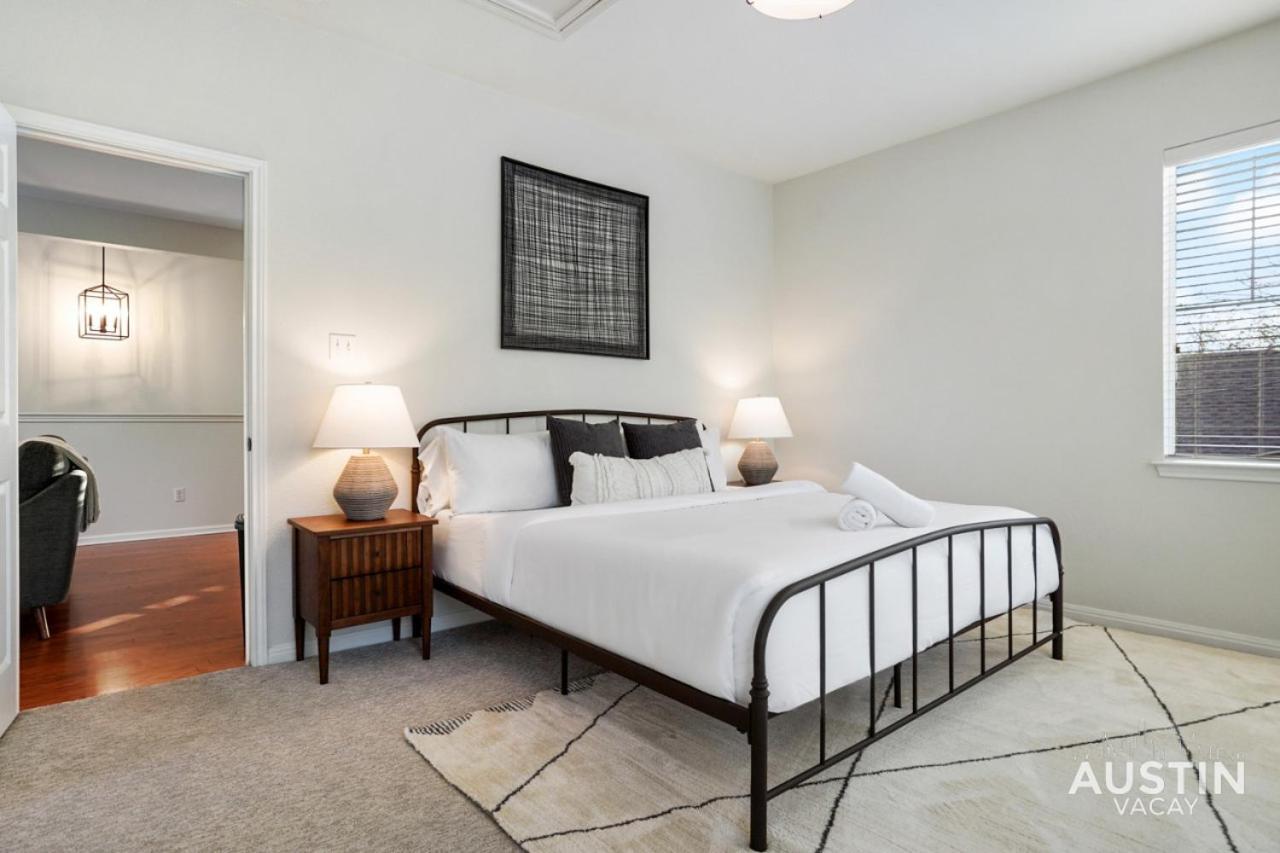 Apartment Beautiful King Accommodations, Luxury Linen, And Washer And Dryer Austin