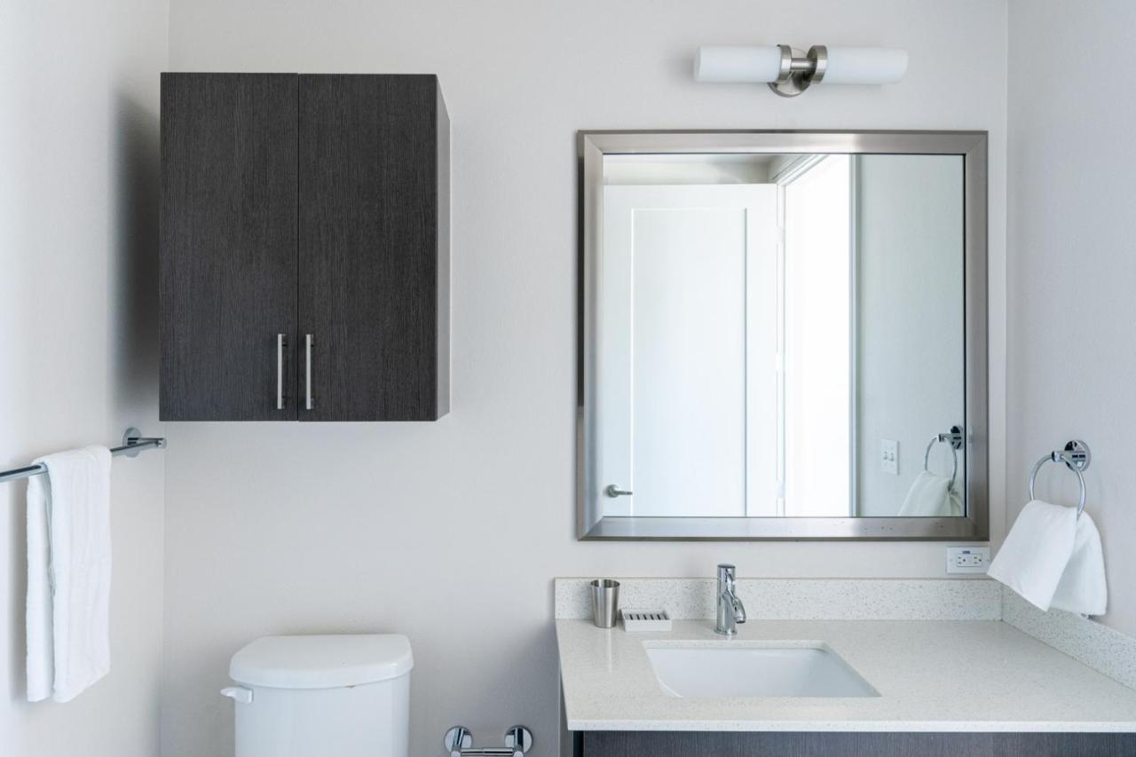 Downtown 2br W Gym Wd Pool Nr 6th St Bars Atx-7
