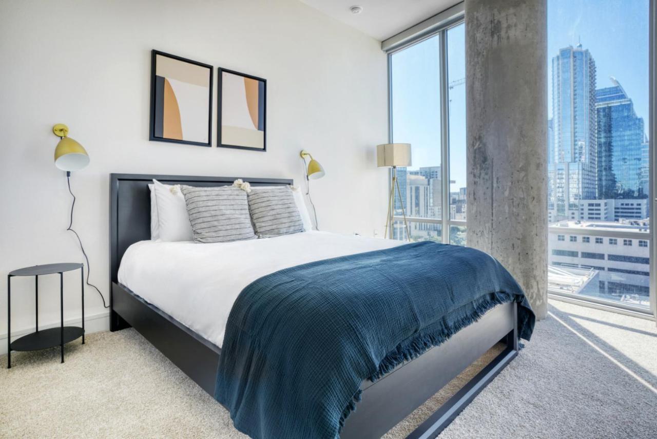 Downtown 2br W Gym Wd Pool Nr 6th St Bars Atx-7 Apartment