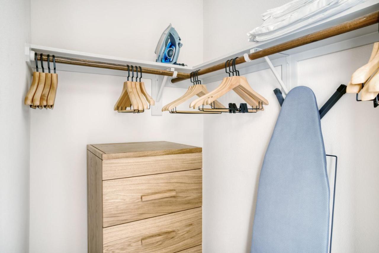 Downtown 2br W Gym Wd Pool Nr 6th St Bars Atx-7 * Austin
