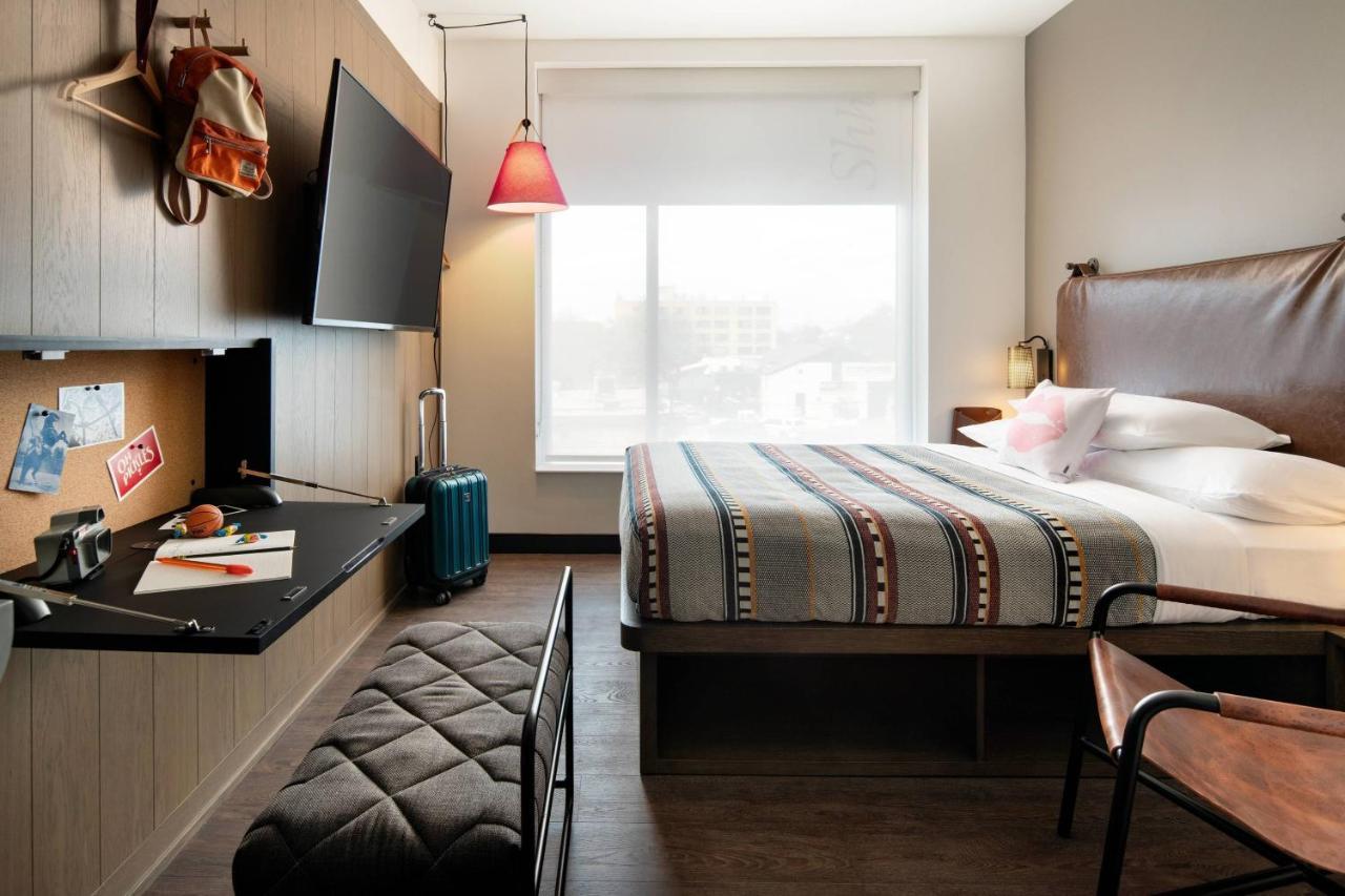 Moxy - 3*