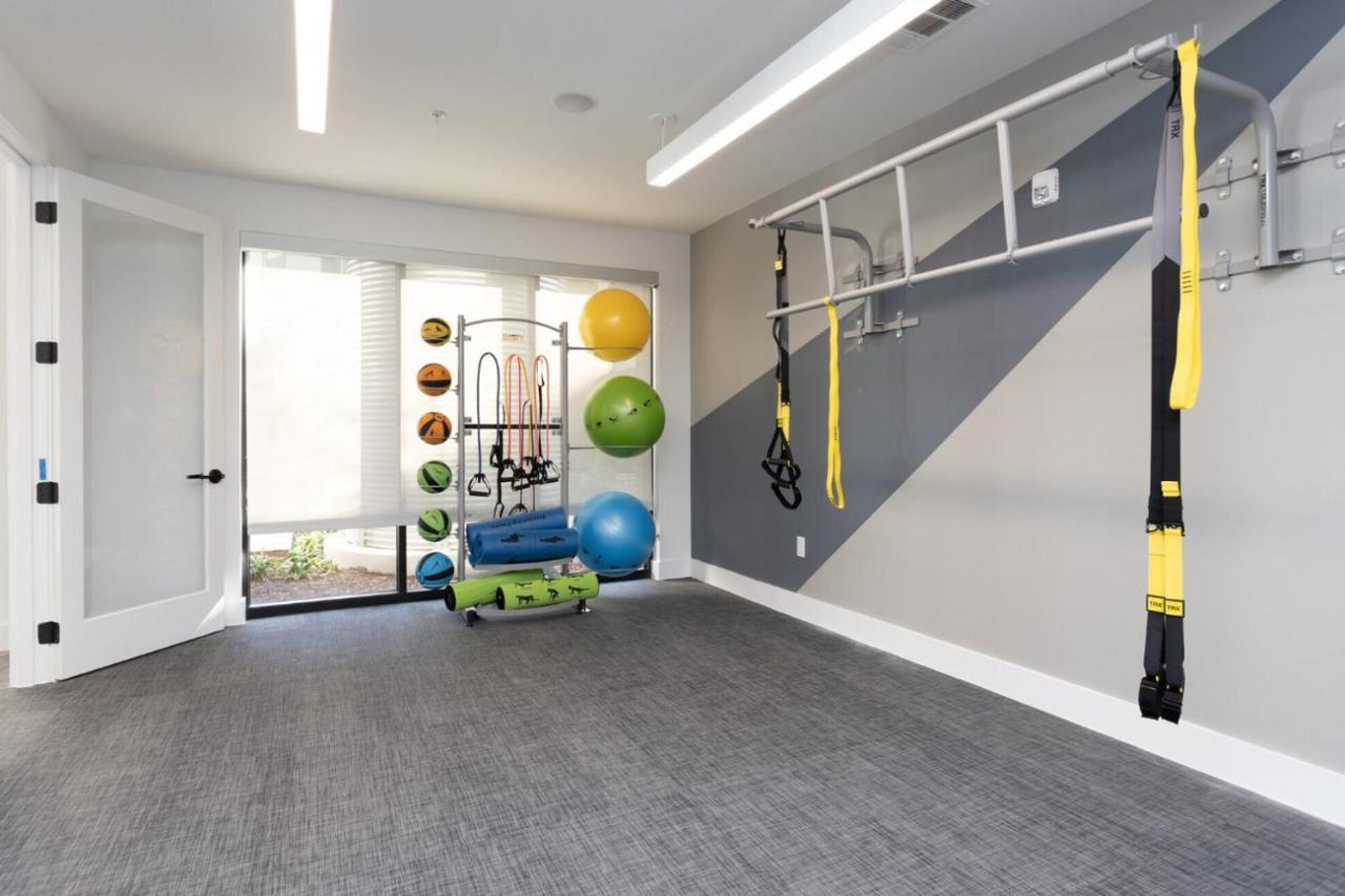 Apartment East W Pool Gym Wd Nr Nightlife Atx-152