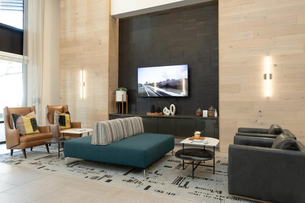 Apartment East W Pool Gym Wd Nr Nightlife Atx-152 Austin