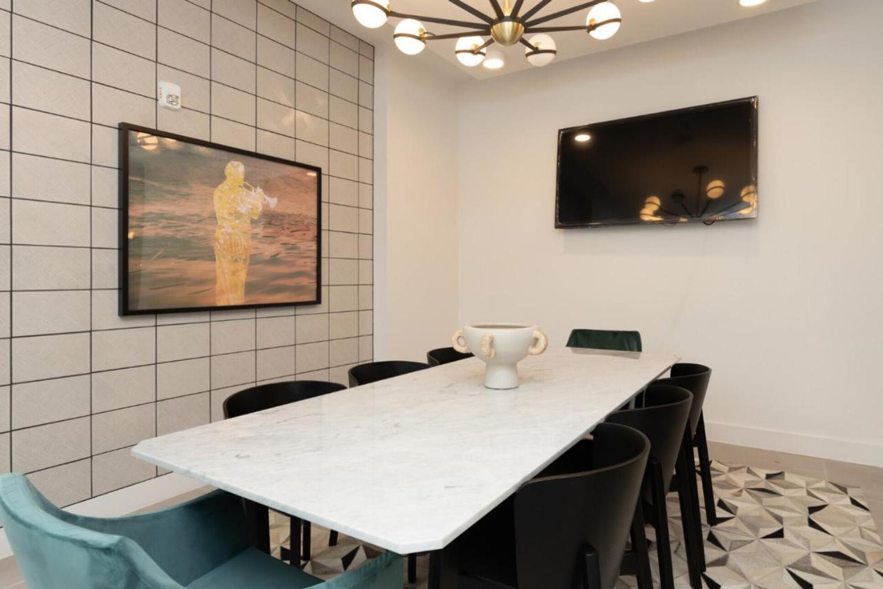 Apartment East W Pool Gym Wd Nr Nightlife Atx-152 Austin