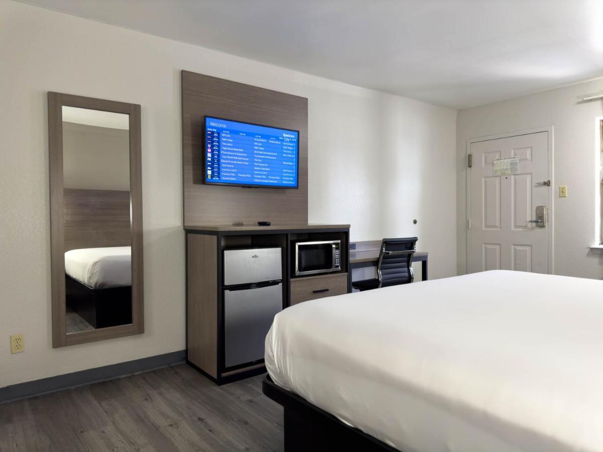 Motel Americas Value Austin
