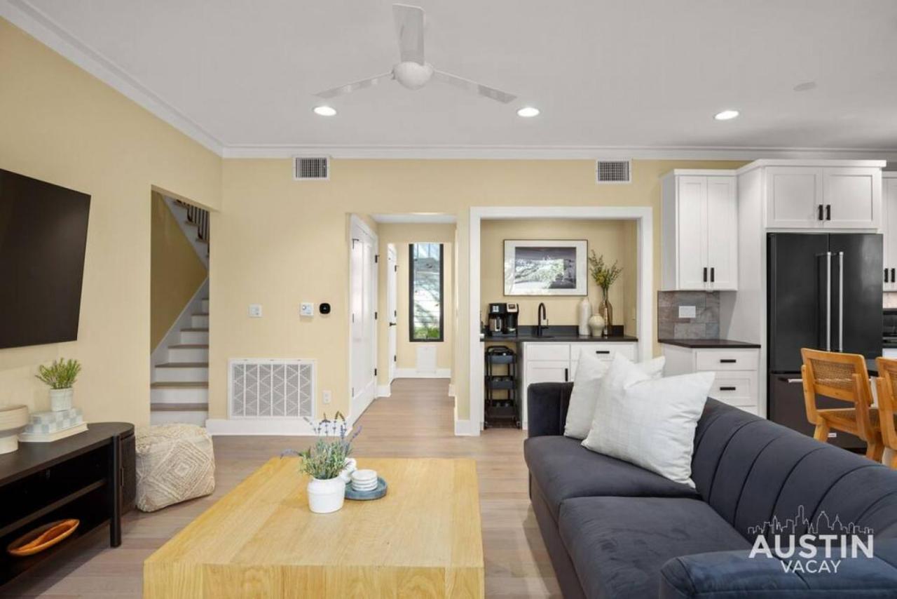 Holiday home Stunning Two Living And 3-room Primary