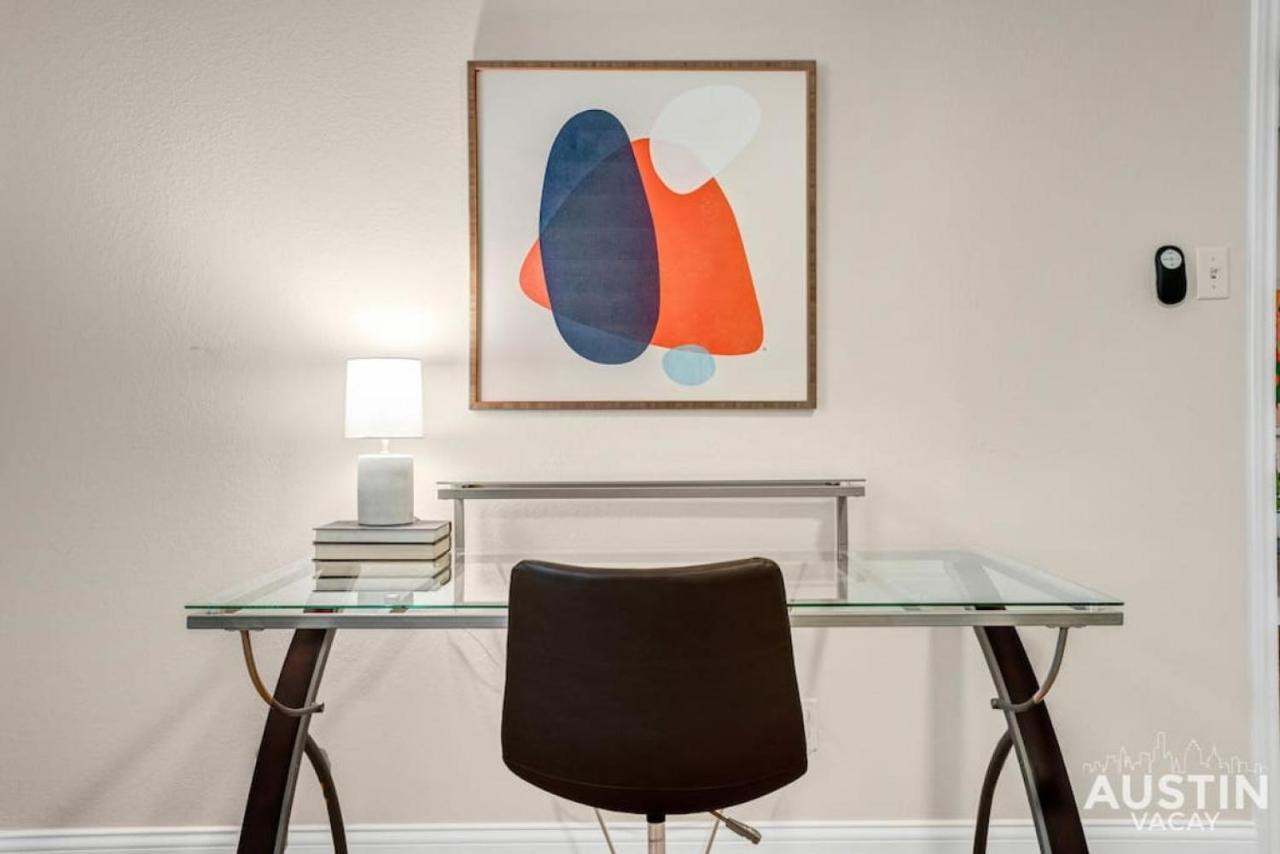 Holiday home Cozy Away From Home, Quiet Office, King Bed Austin