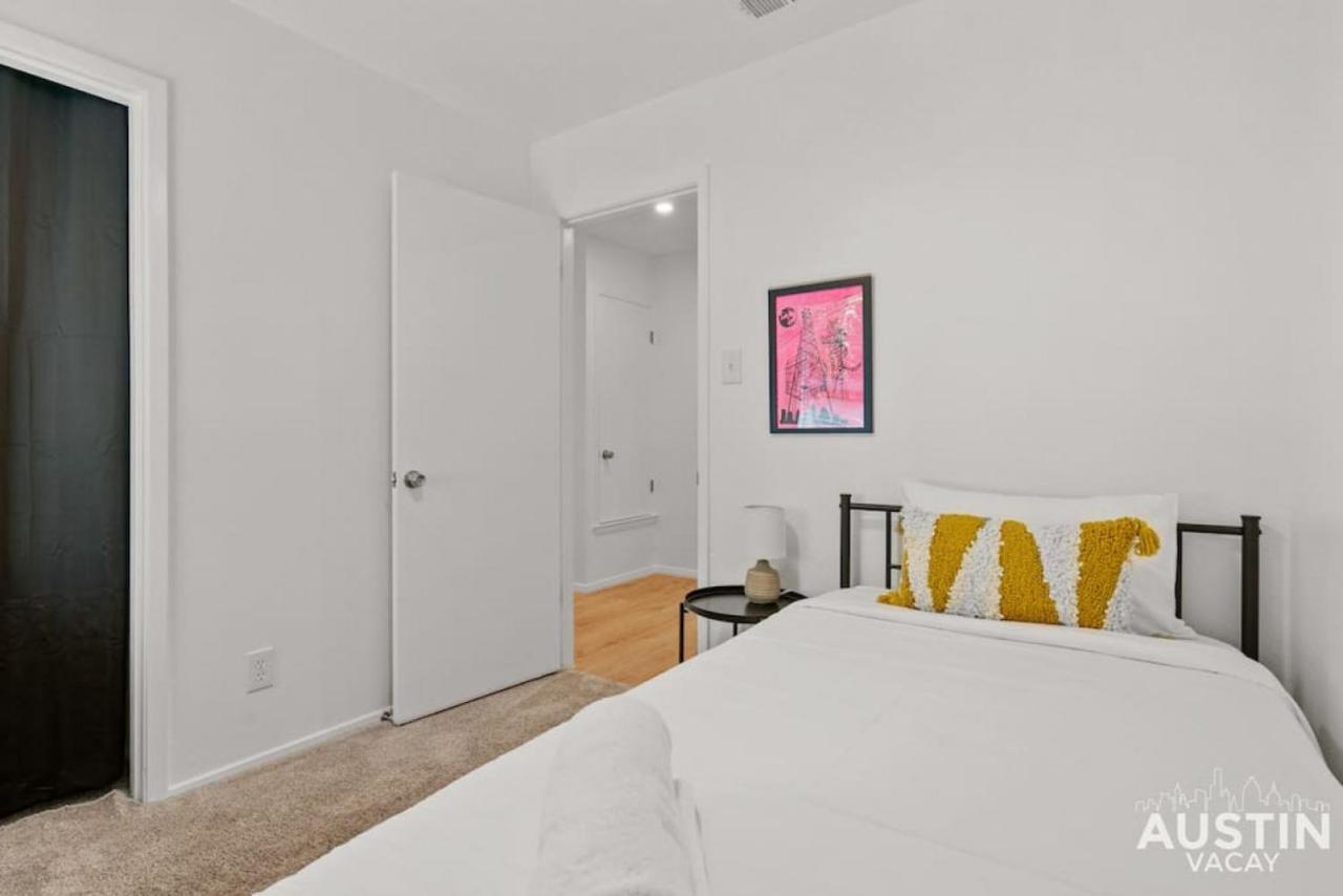 Recently Renovated E Duplex And Free Parking Holiday home Austin