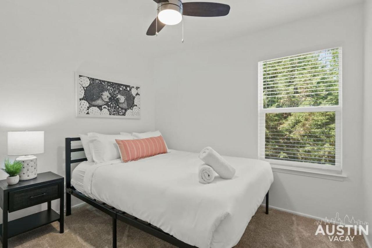 Recently Renovated E Duplex And Free Parking