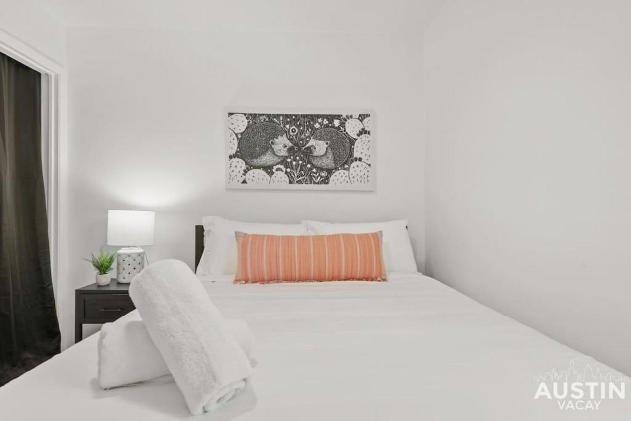 Recently Renovated E Duplex And Free Parking *