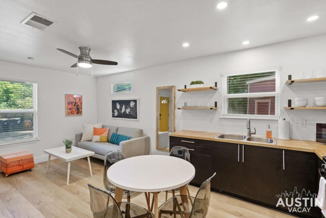 Recently Renovated E Duplex And Free Parking *