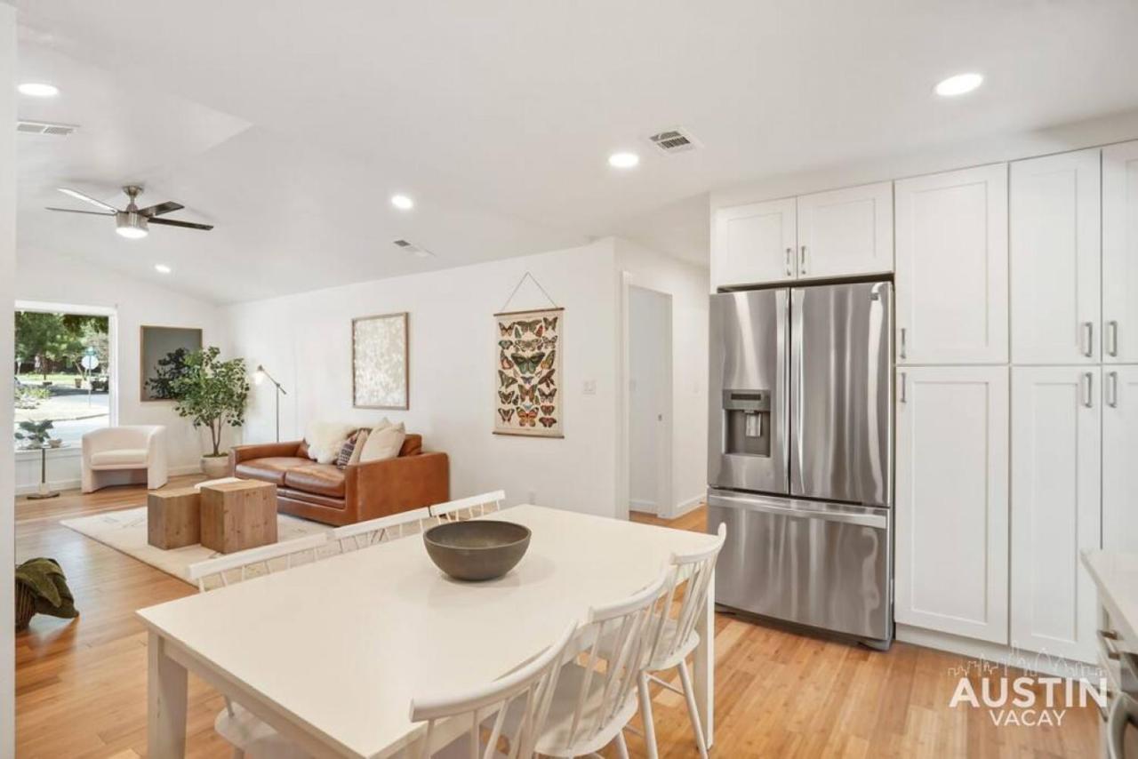 Trendy Remodeled By Soco W Outdoor Space Holiday home Austin
