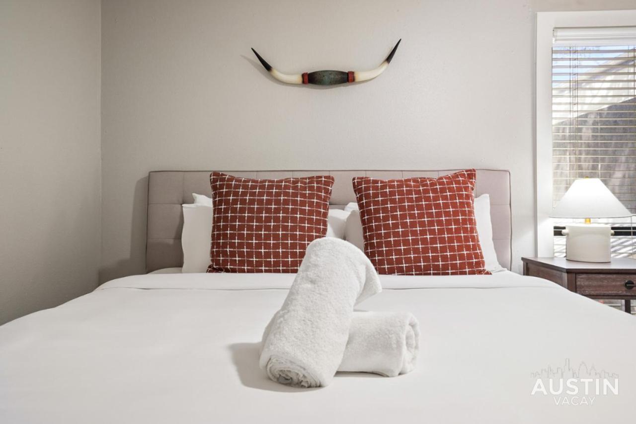 Apartment Adorable N Lamar Living, Pool And Comfort For Austin