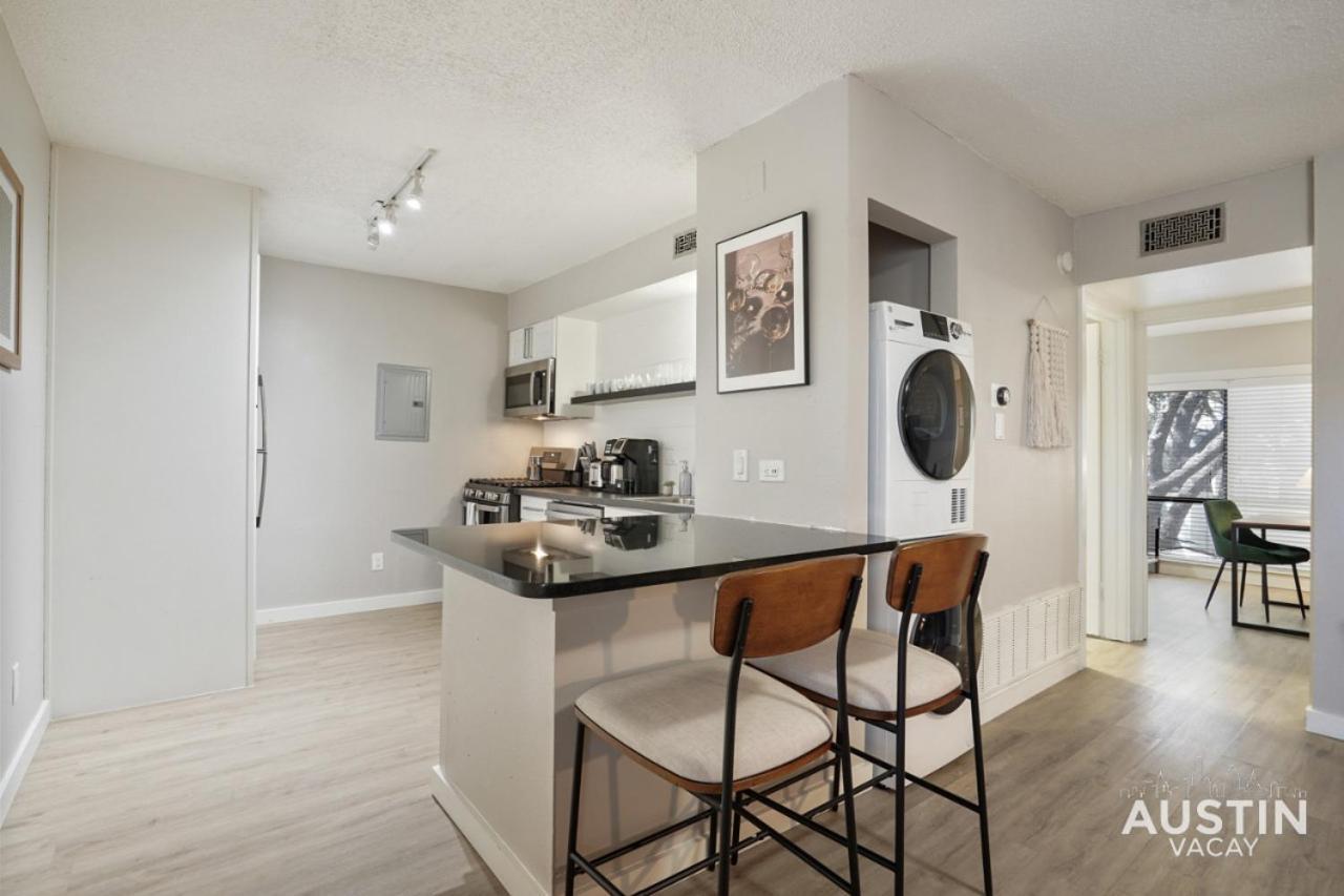 Apartment Adorable N Lamar Living, Pool And Comfort For *
