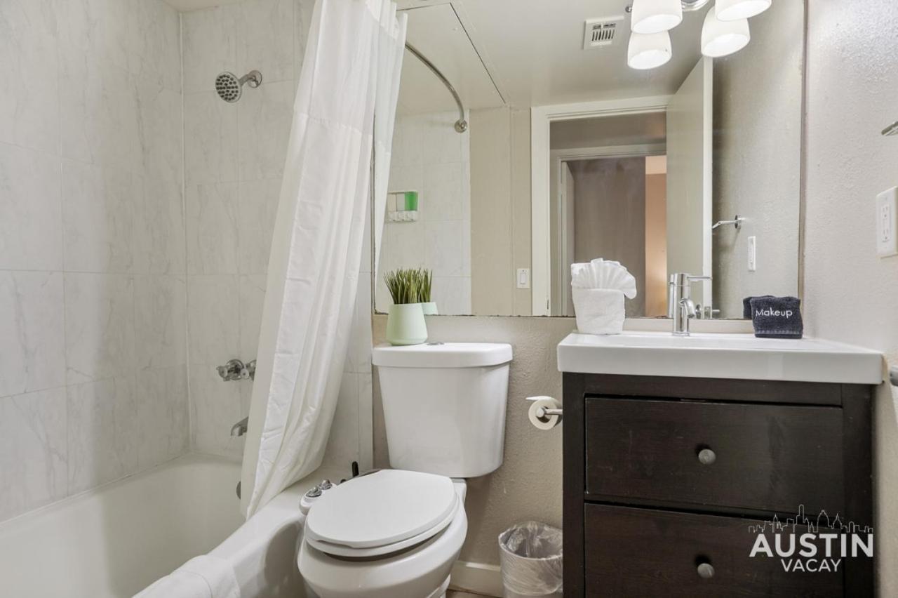Adorable N Lamar Living, Pool And Comfort For Austin