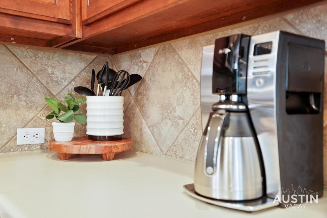 Apartment Beautiful King Accommodations, Luxury Linen, And Washer And Dryer Austin