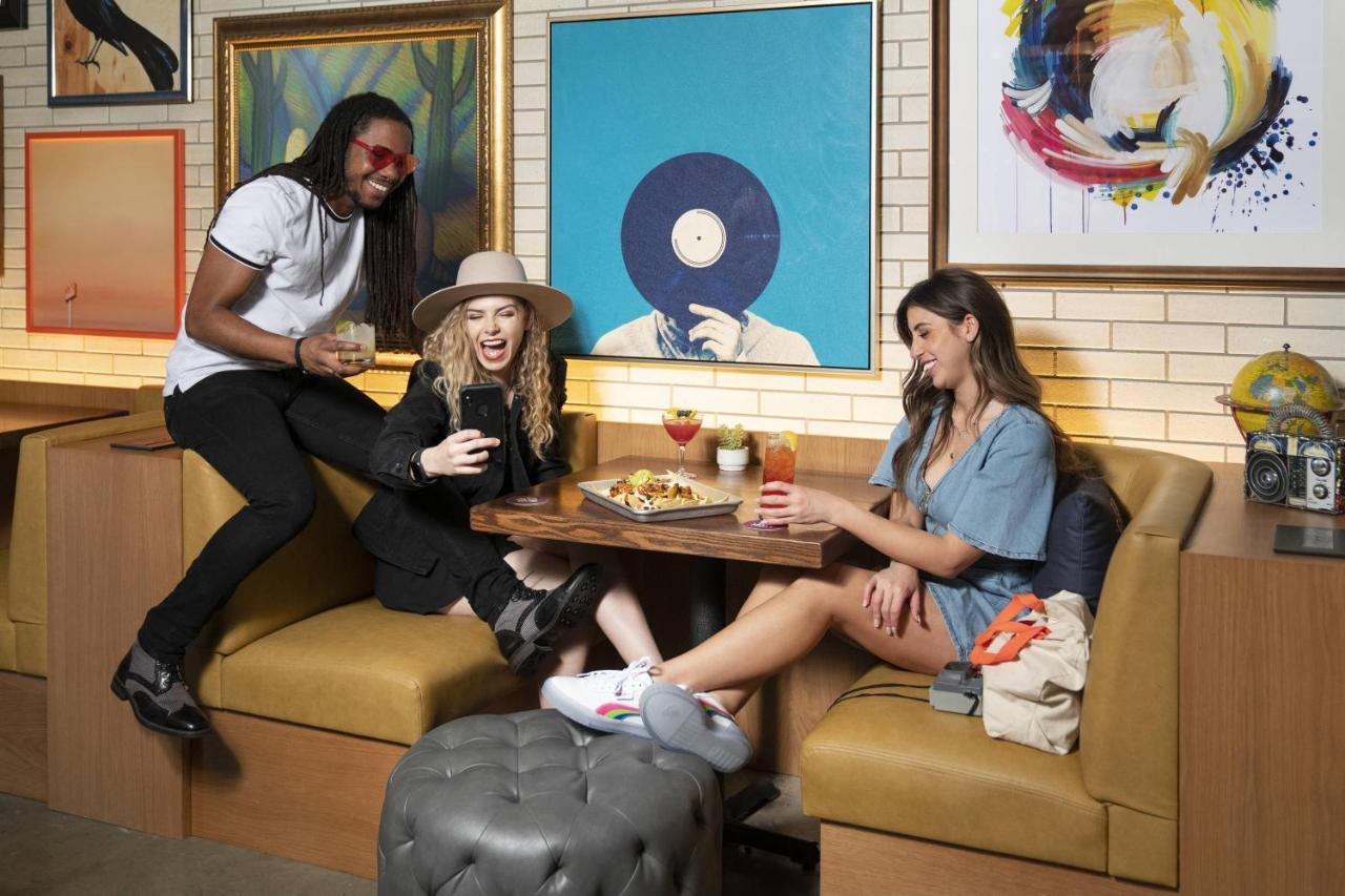 Moxy - Hotel 3*