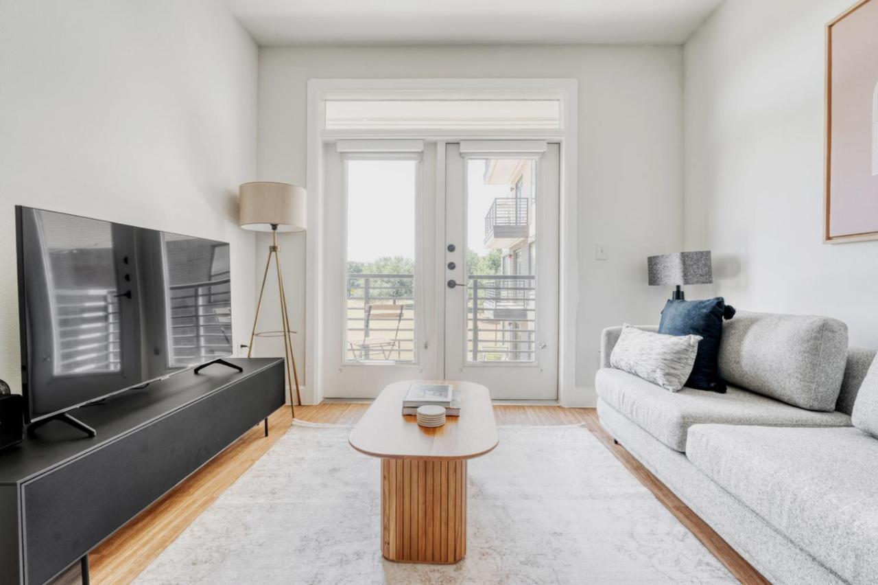 East 1br W Gym Pool Wd Nr Shops Atx-70