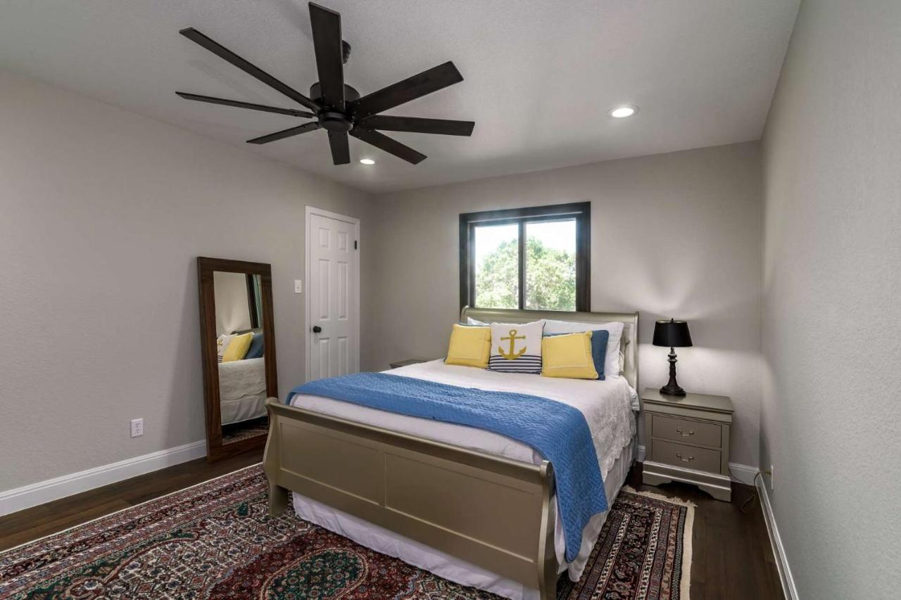 Holiday home Lake Travis Oasis - The Breeze