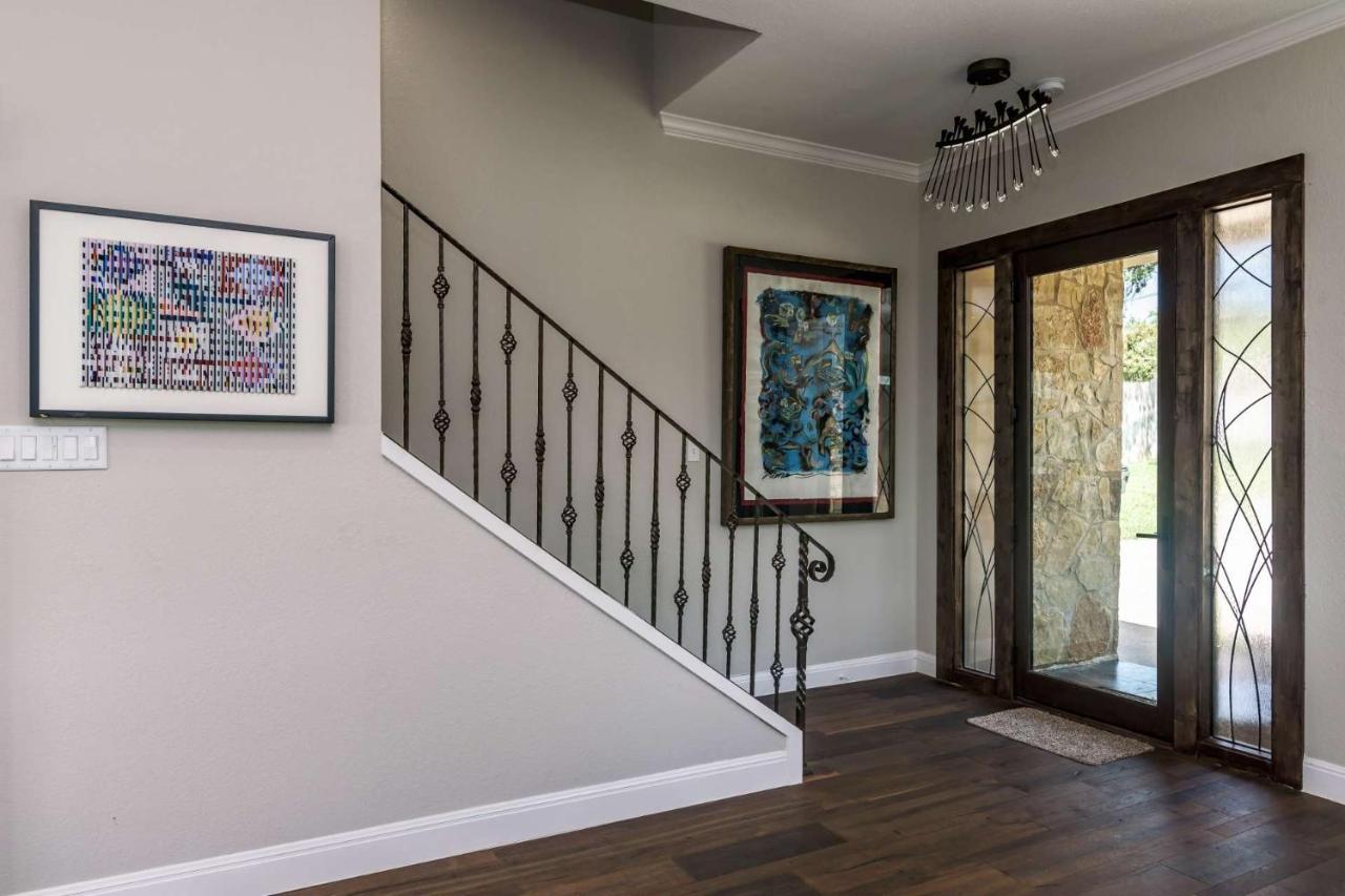 Lake Travis Oasis - The Breeze