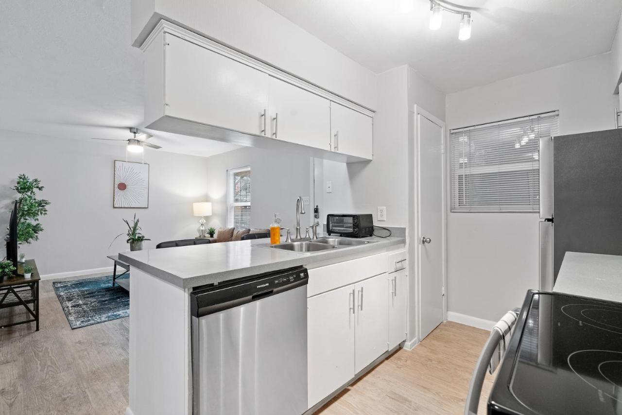 Evonify - Hyde Park - Utexas Apartment