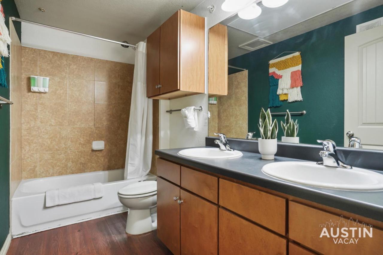 Stylish 4br With Smart Tv And Free Garage Parking Austin