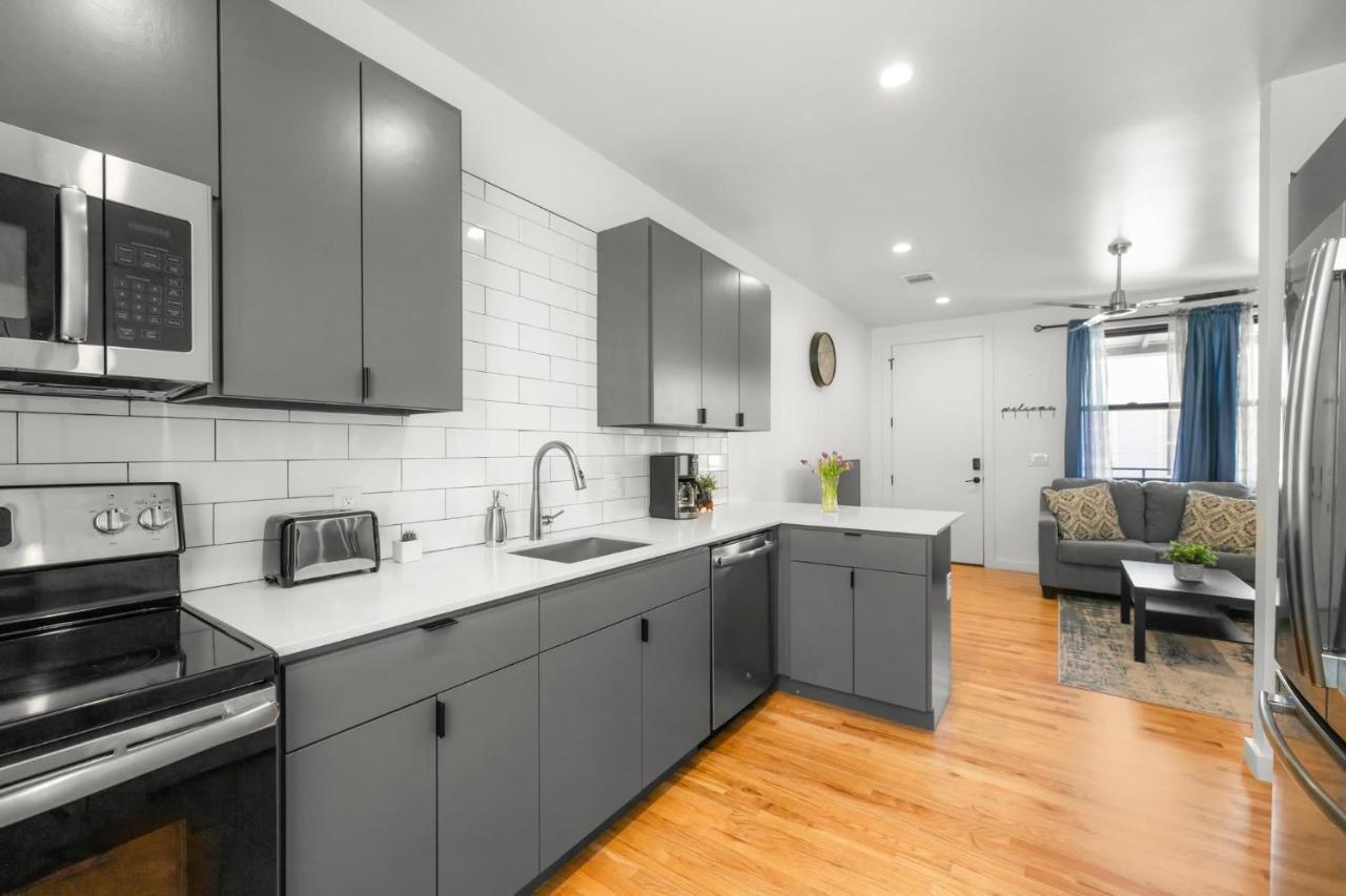 Apartment Modern With Parking - A