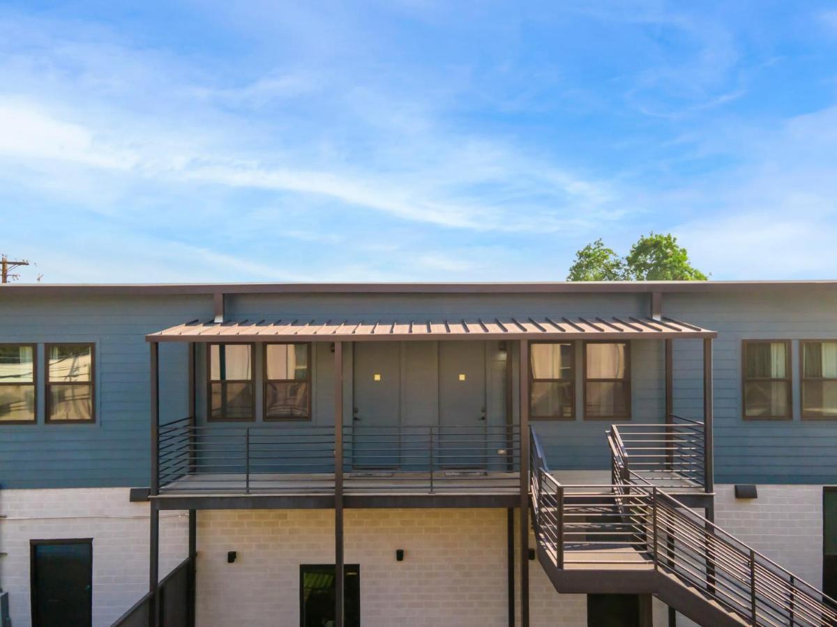 Modern With Parking - A * Austin