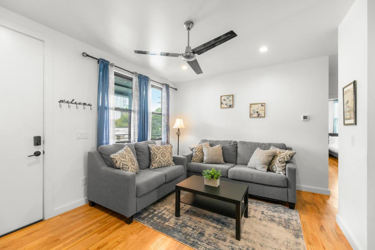 Apartment Modern With Parking - A Austin