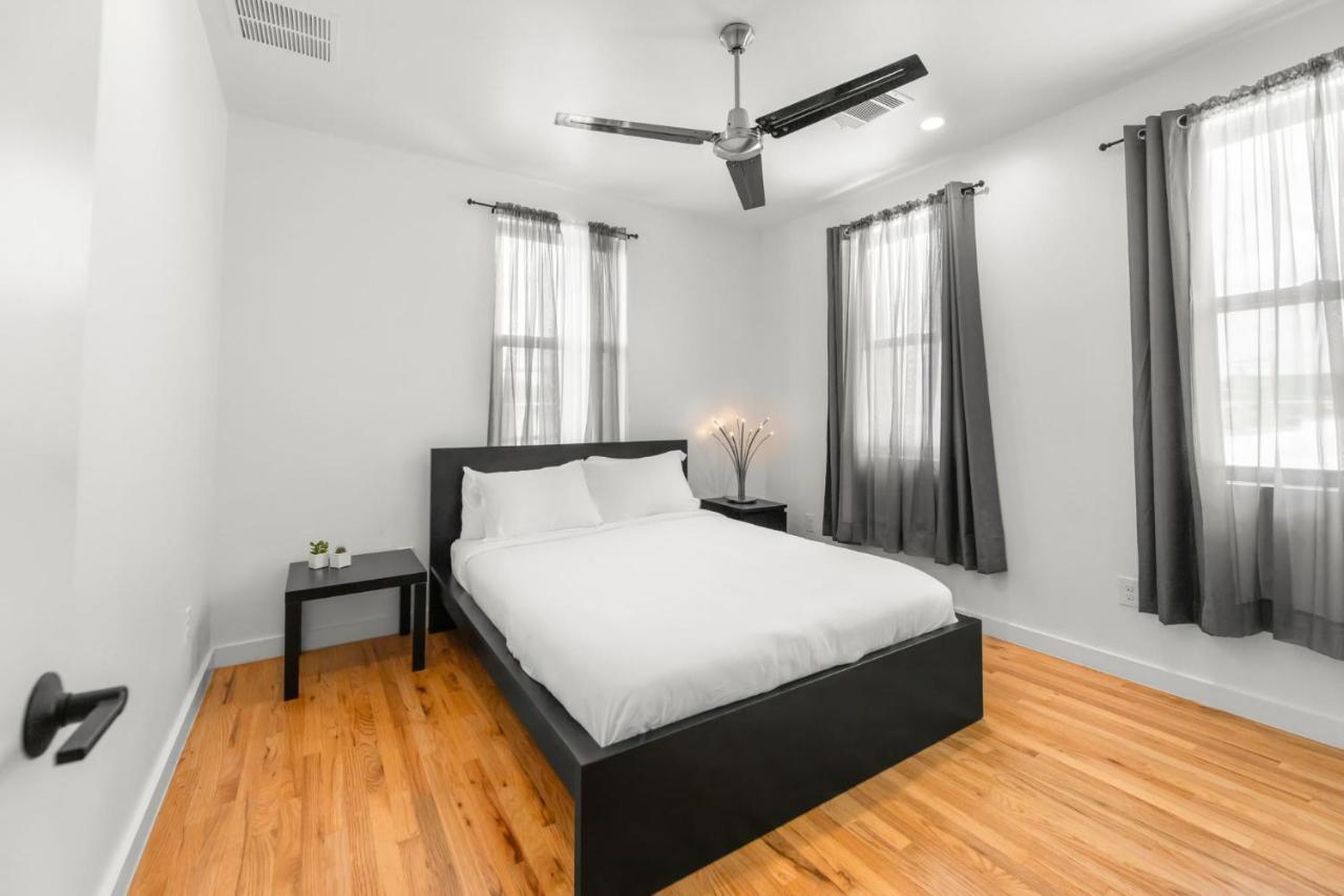Modern With Parking - A Apartment