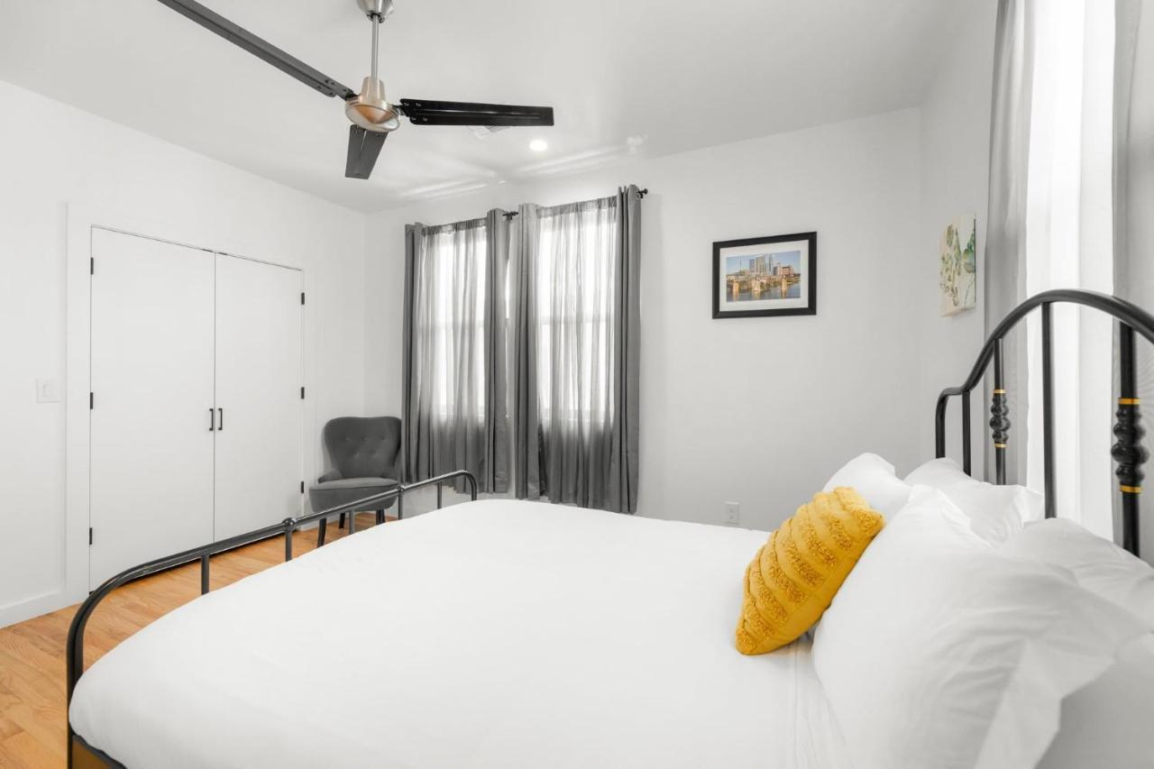 Modern With Parking - A Apartment *